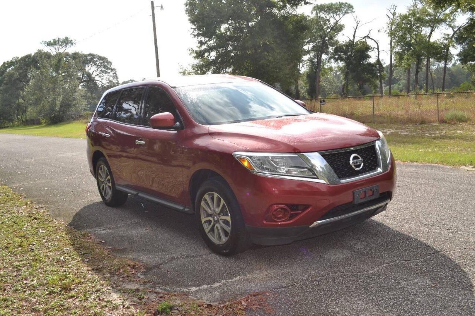 2013 Nissan Pathfinder SV photo 27