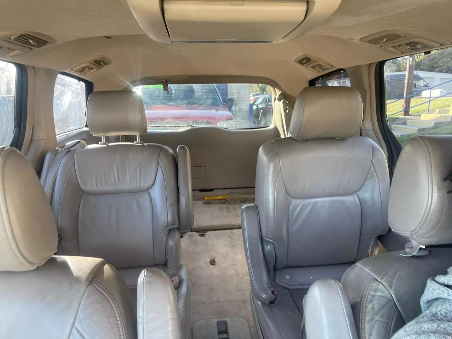 2006 Toyota Sienna XLE photo 11