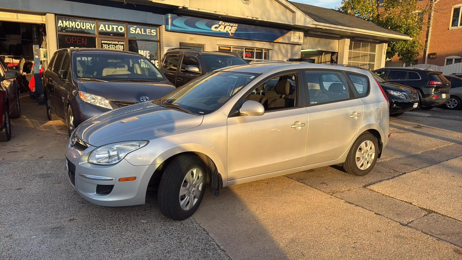 2011 Hyundai Elantra Touring GLS photo 14