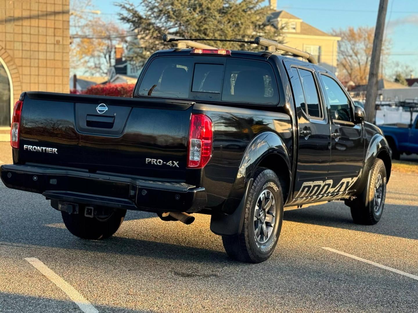 2017 Nissan Frontier PRO-4X photo 4