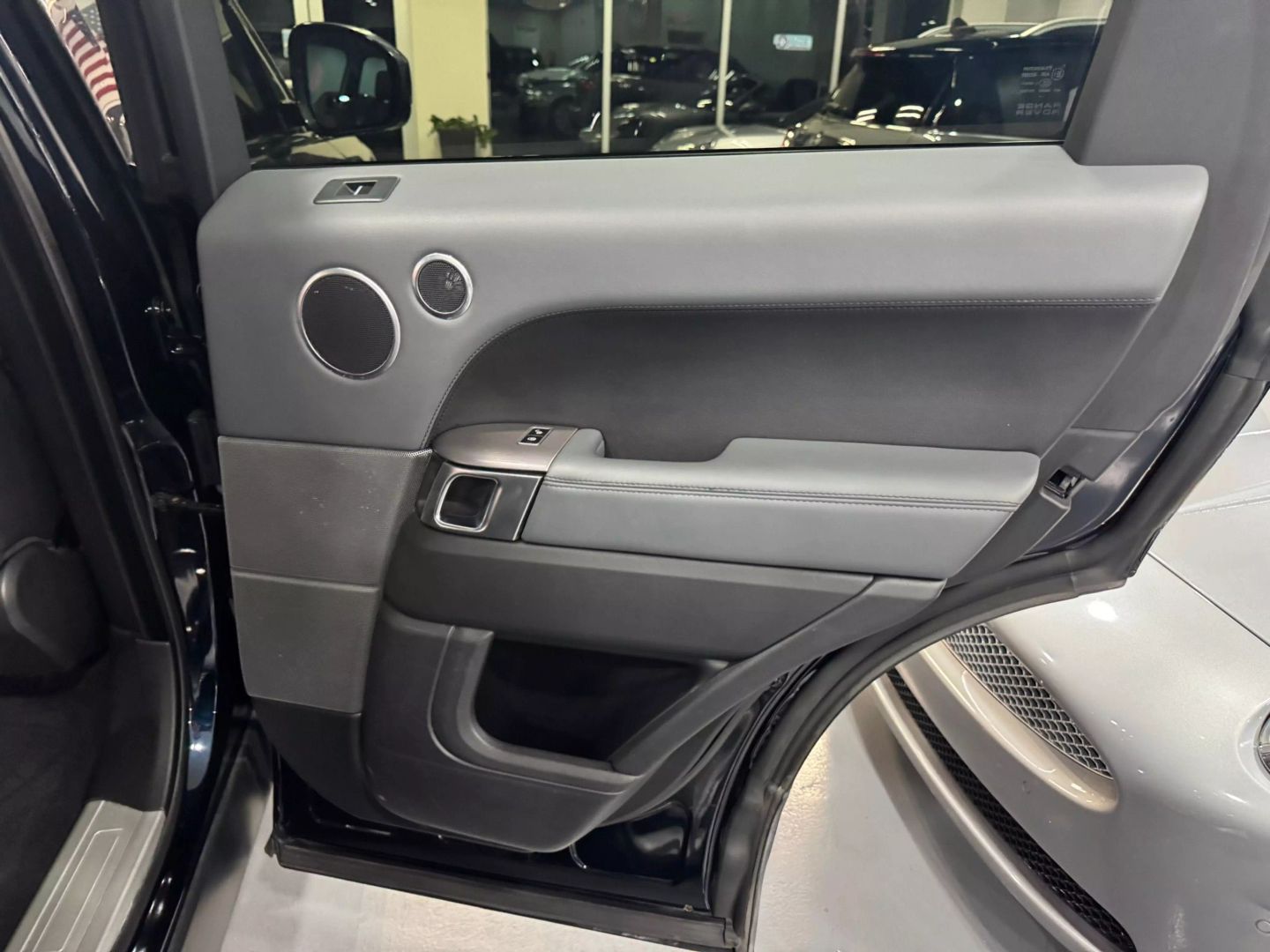 2014 Land Rover Range Rover Sport Hse Sport Utility 4d - Image 22