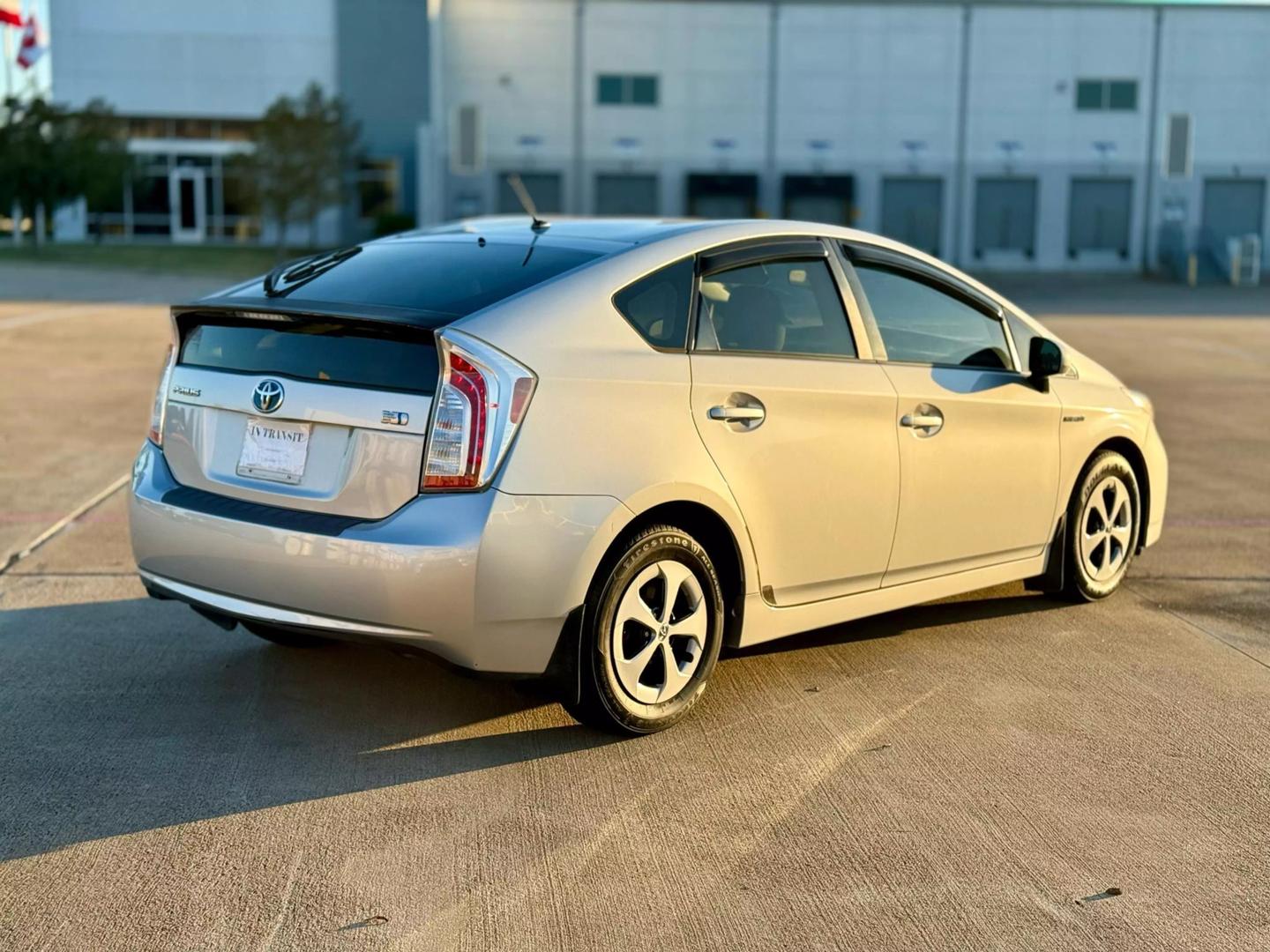 2012 Toyota Prius One photo 8