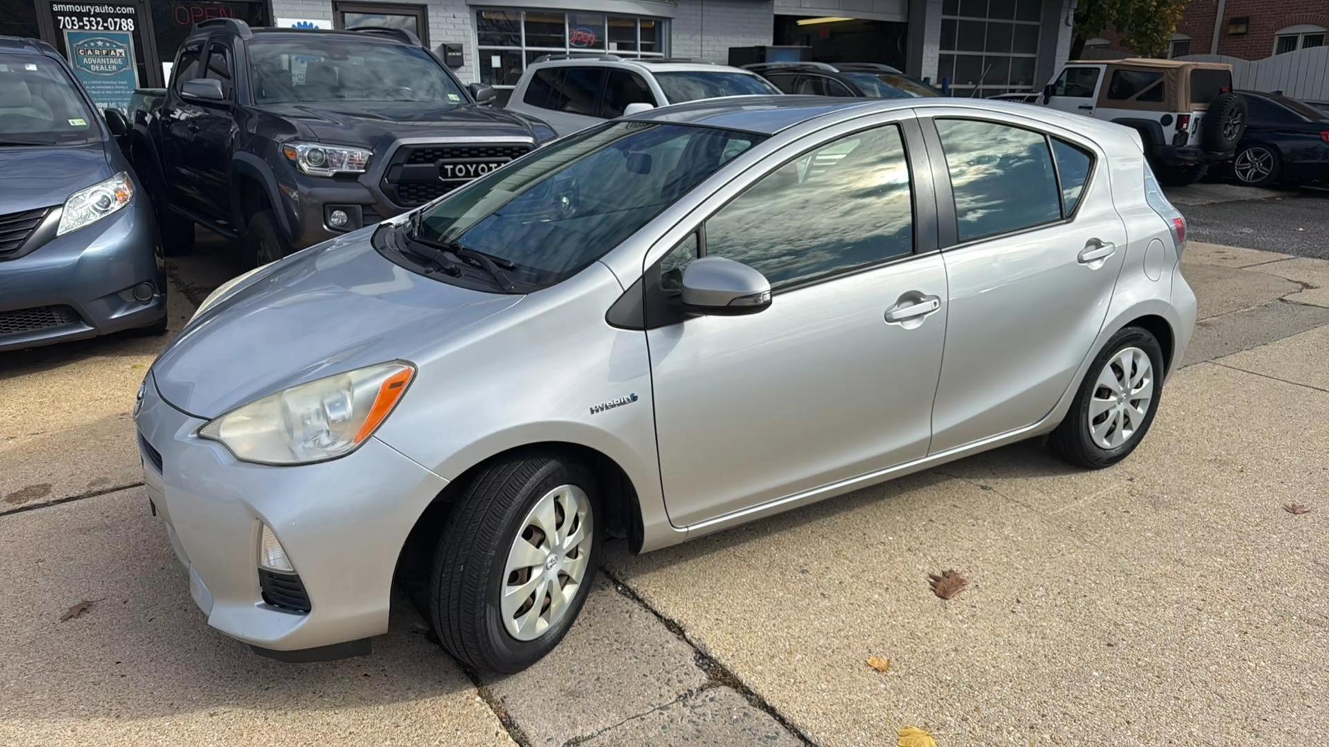 2012 Toyota Prius c One photo 5