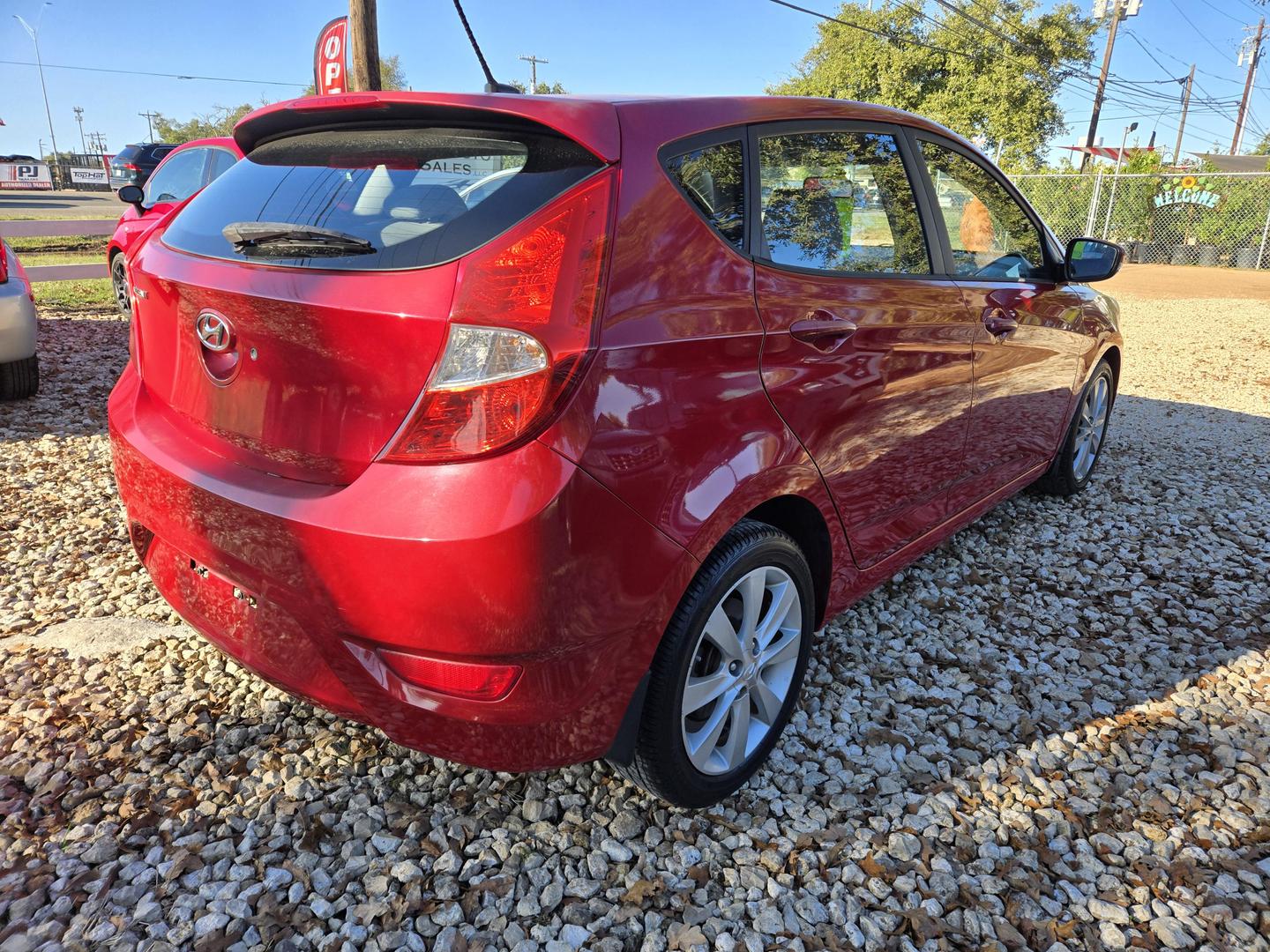 2013 Hyundai Accent SE photo 5