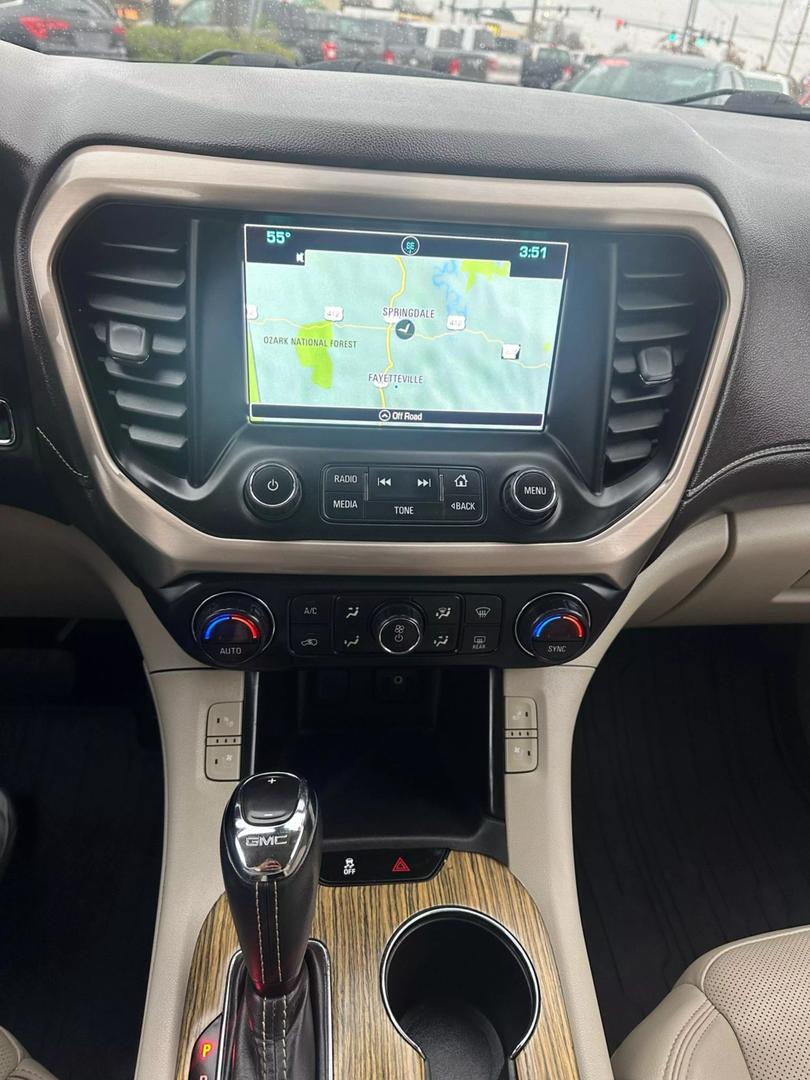 2019 GMC Acadia Denali photo 28