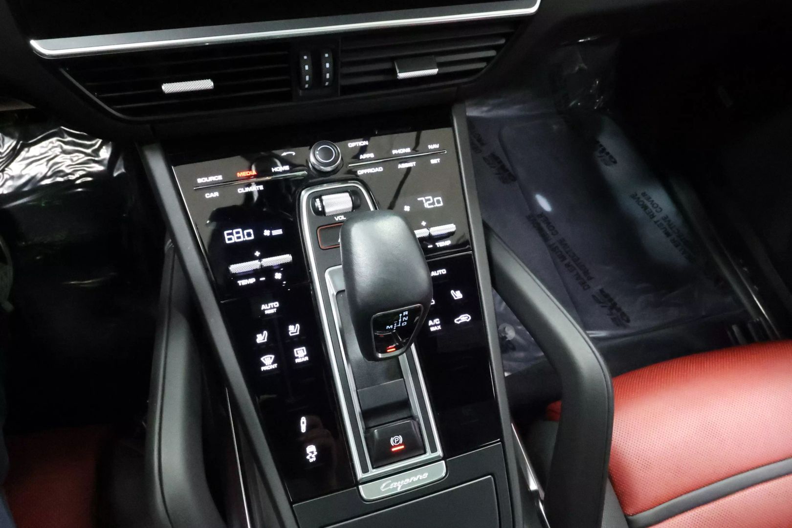 2020 Porsche Cayenne - Image 32