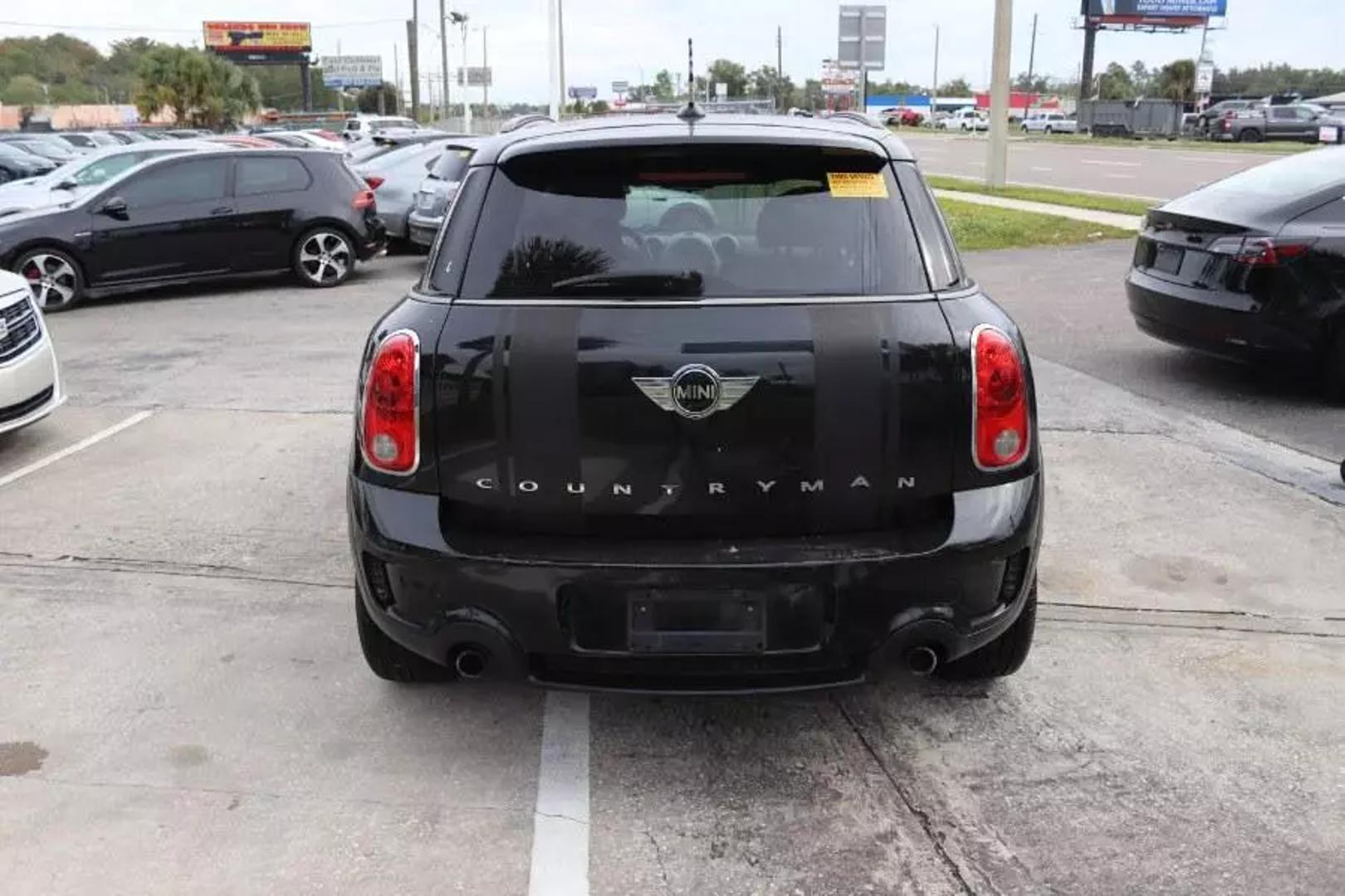 2011 MINI Countryman Countryman S photo 6