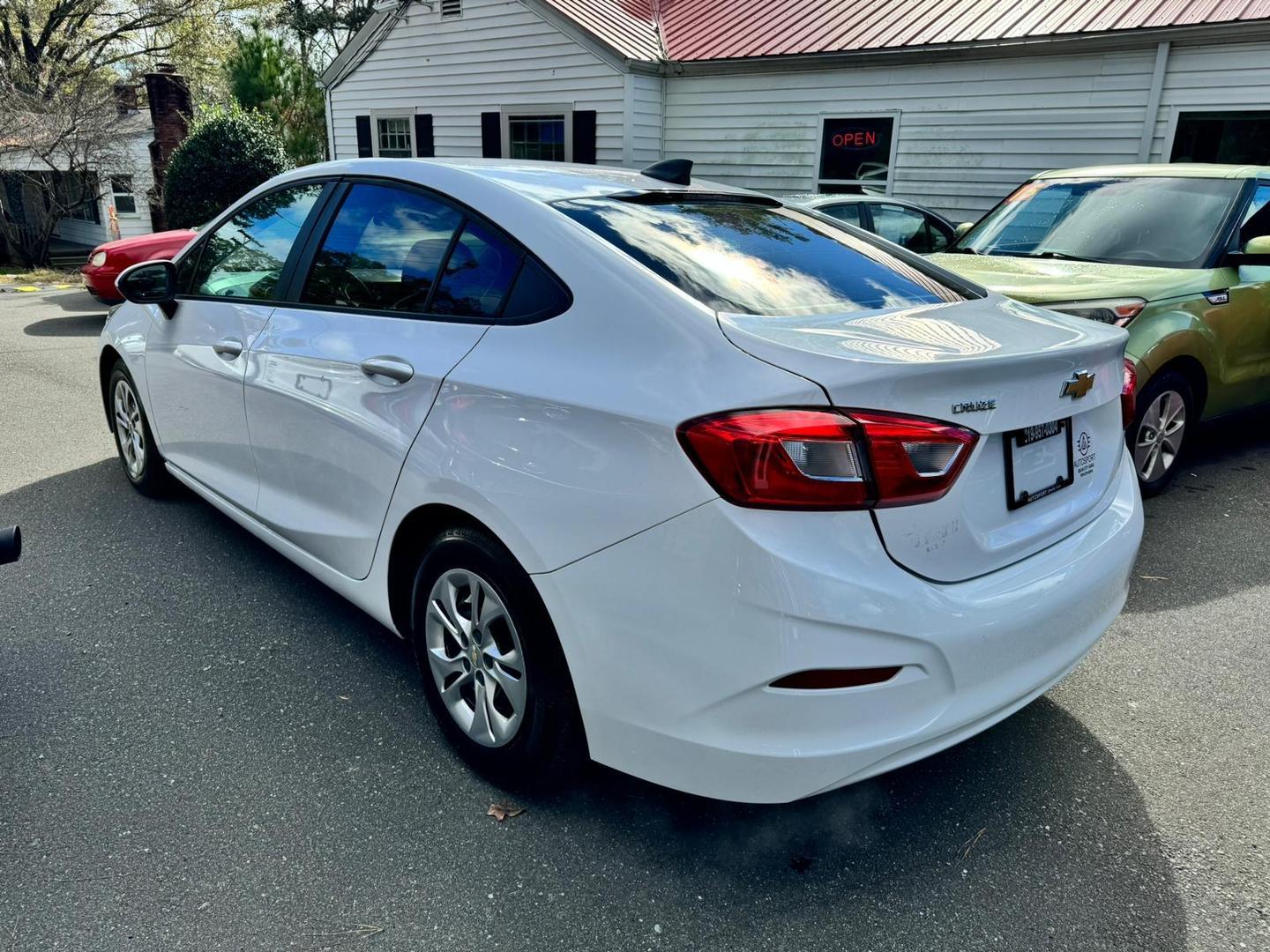 2019 Chevrolet Cruze LS photo 10