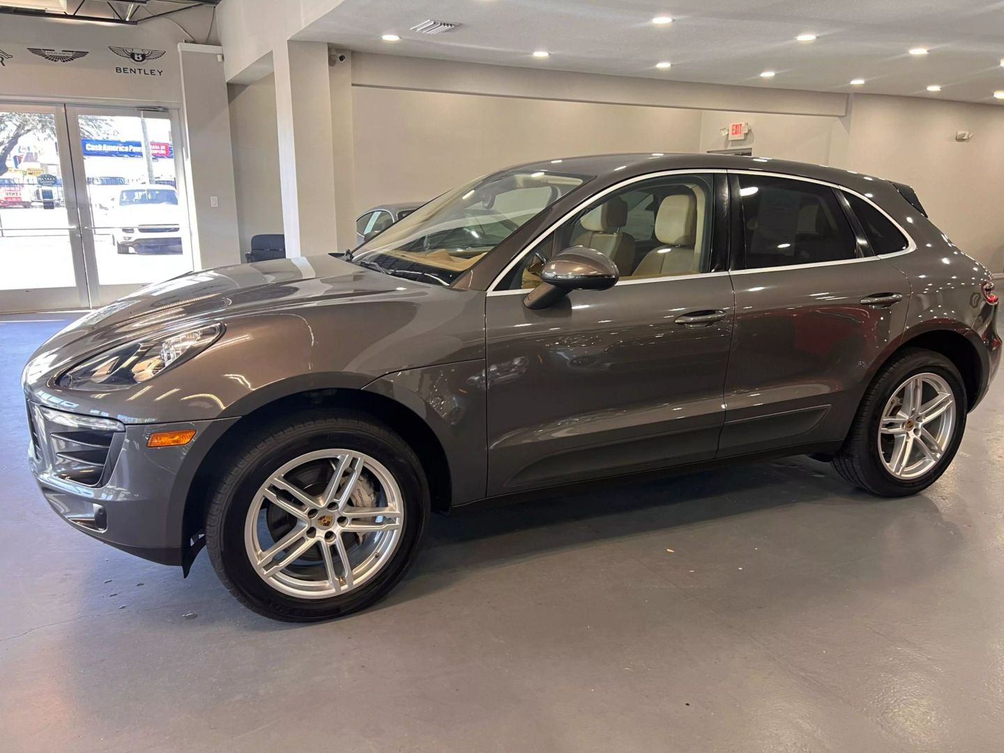 2015 Porsche Macan S Sport Utility 4d - Image 3