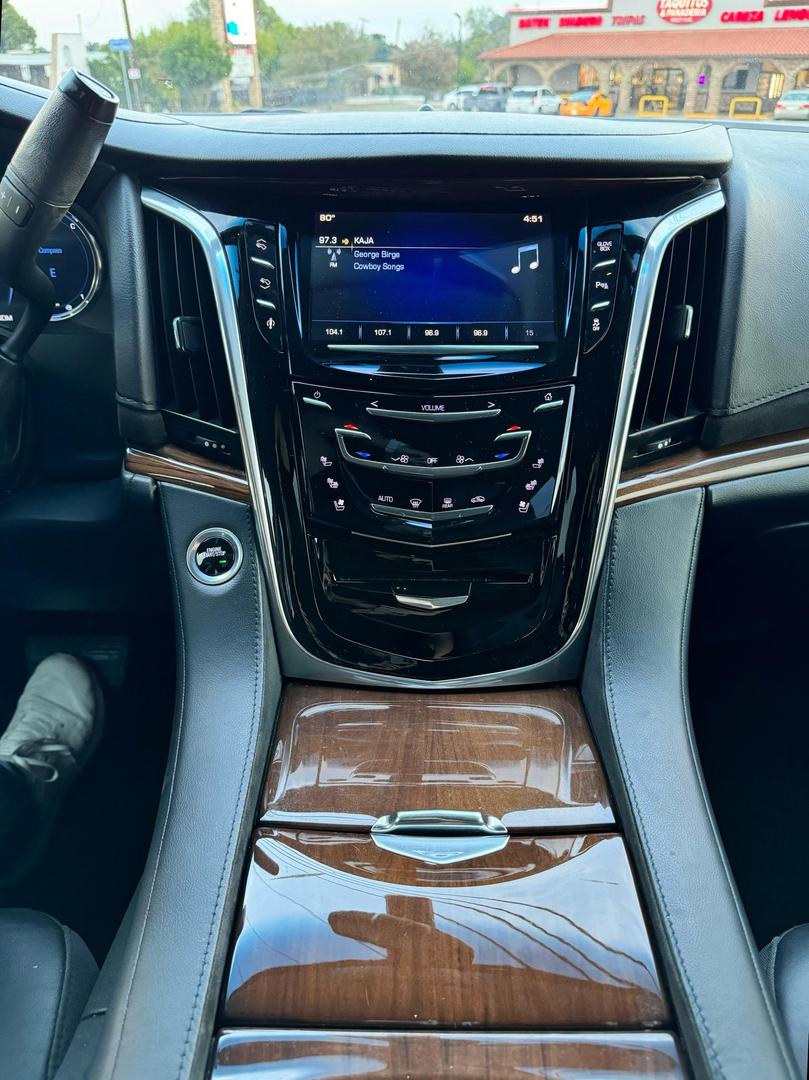 2016 Cadillac Escalade Base photo 12