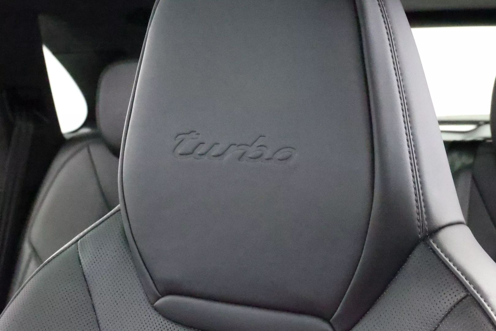 2020 Porsche Cayenne - Image 22