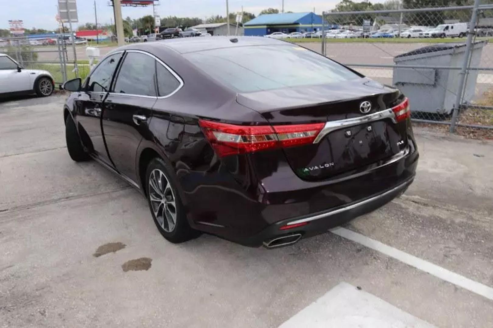 2016 Toyota Avalon XLE photo 7