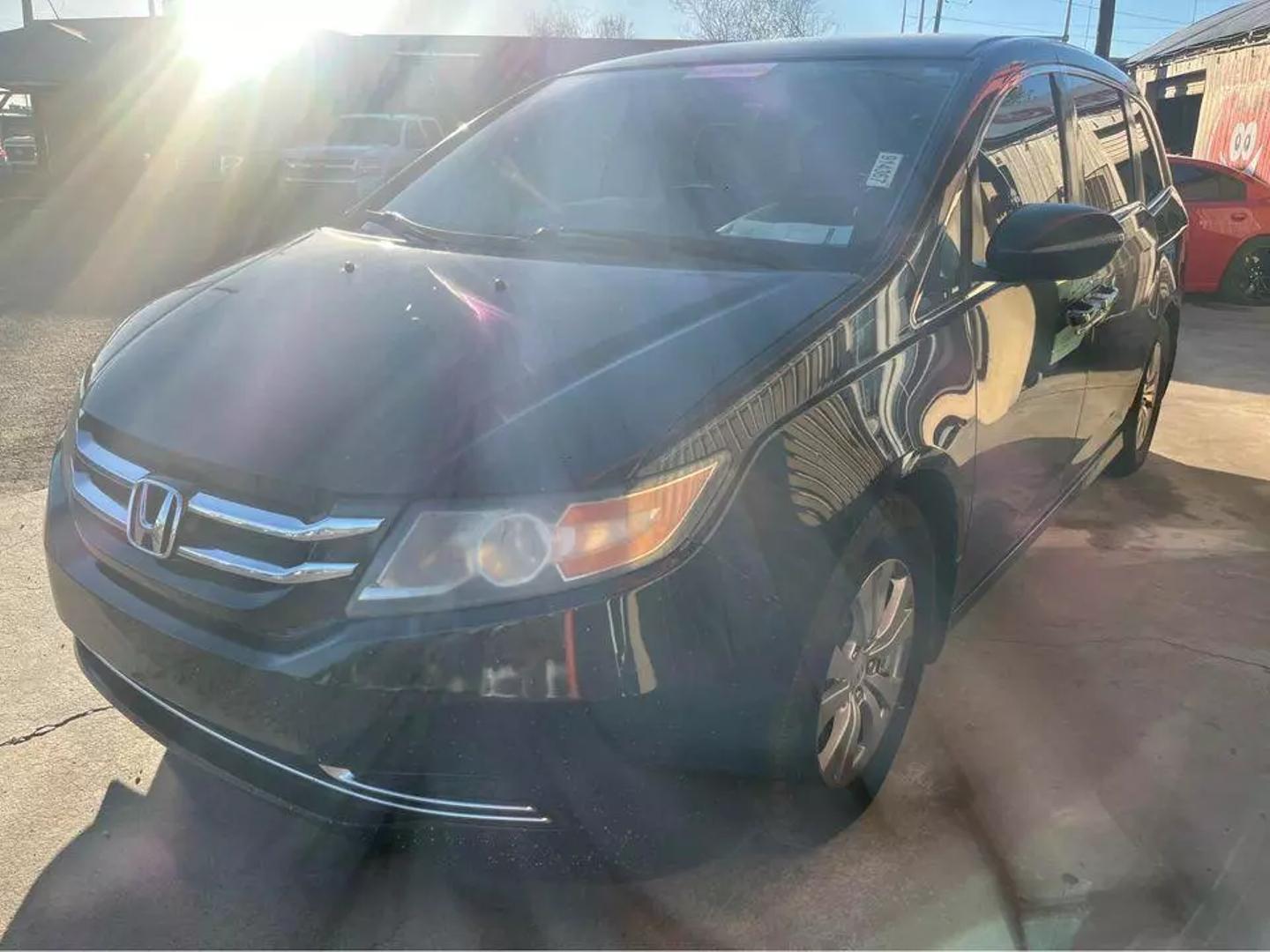 2016 Honda Odyssey SE photo 2