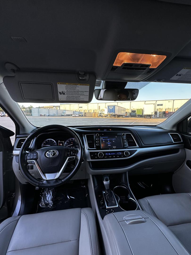 2018 Toyota Highlander XLE photo 16