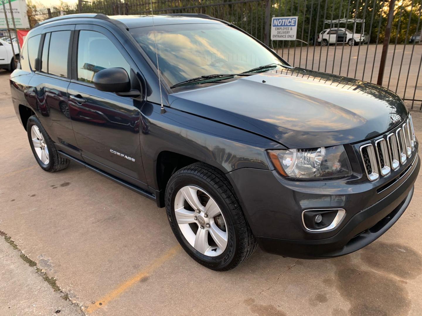 2014 Jeep Compass Sport photo 21