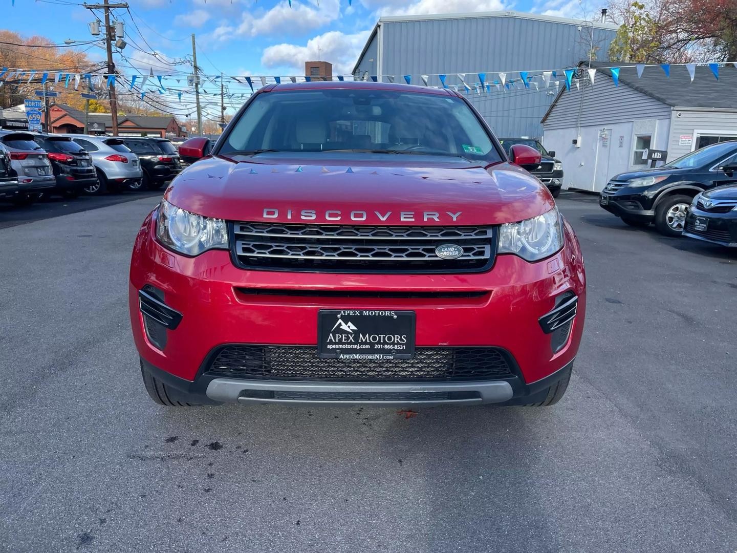 2016 Land Rover Discovery Sport SE photo 2