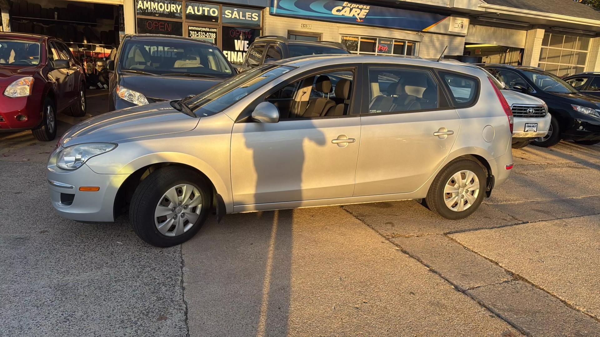 2011 Hyundai Elantra Touring GLS photo 13