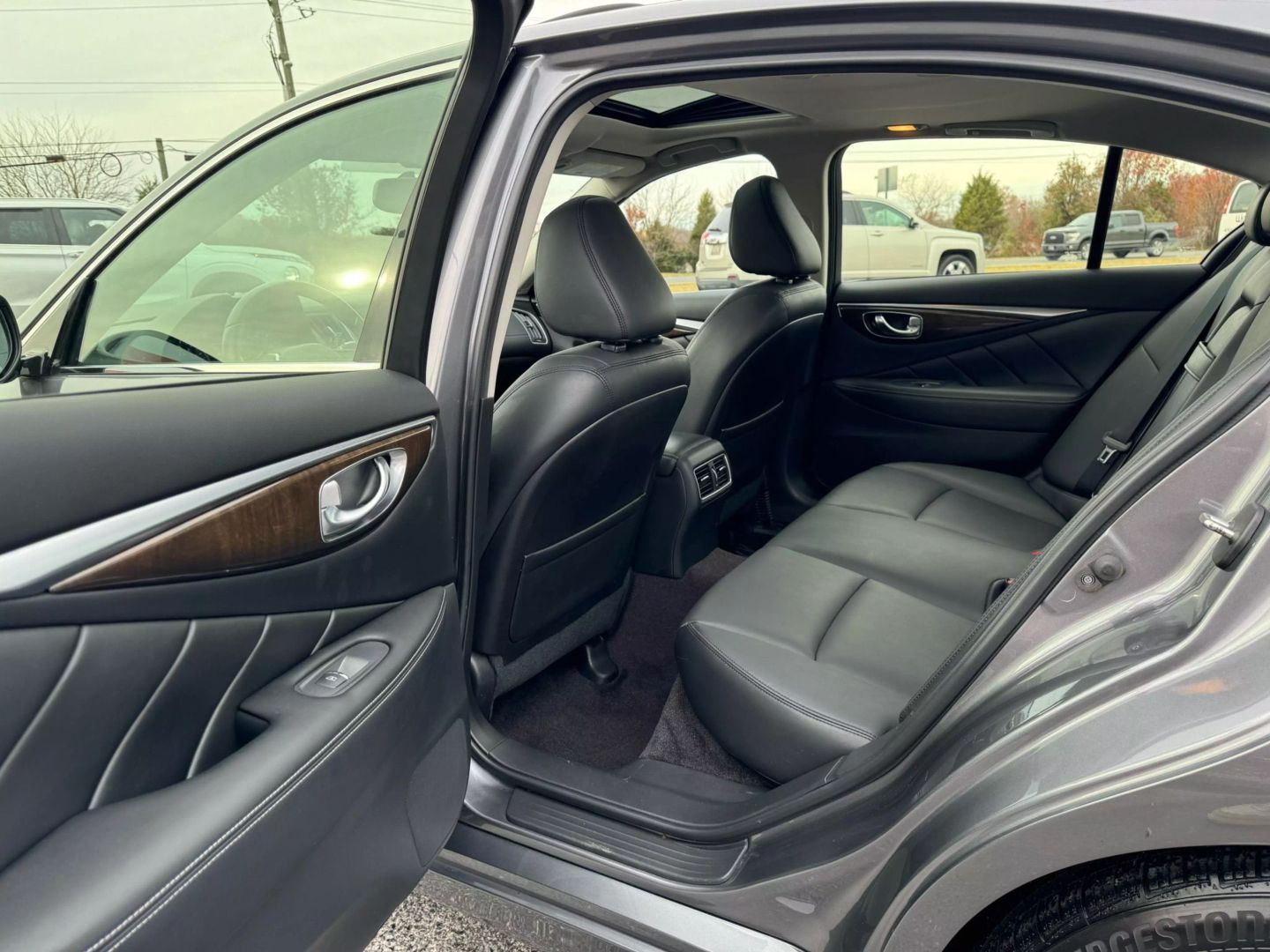 Image 10 of 2019 INFINITI Q50