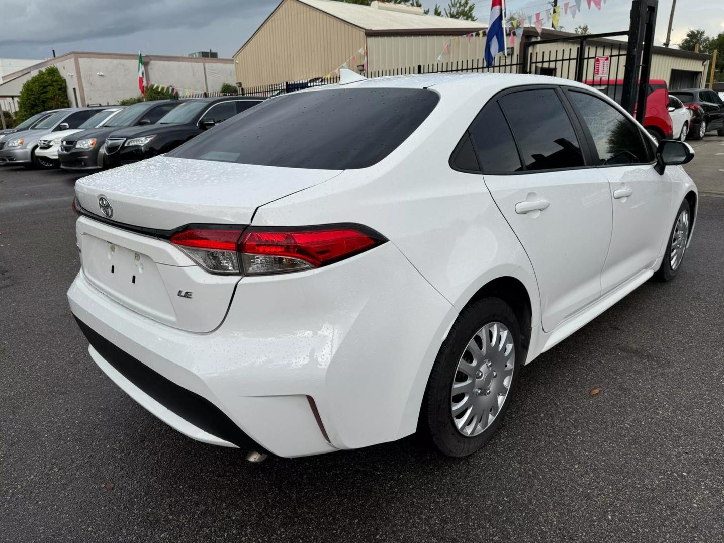 2020 Toyota Corolla LE photo 9