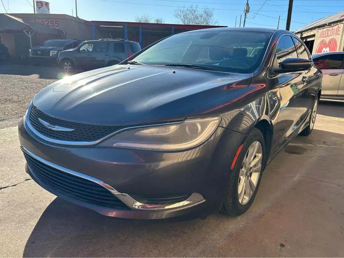 2016 Chrysler 200 Limited photo 2