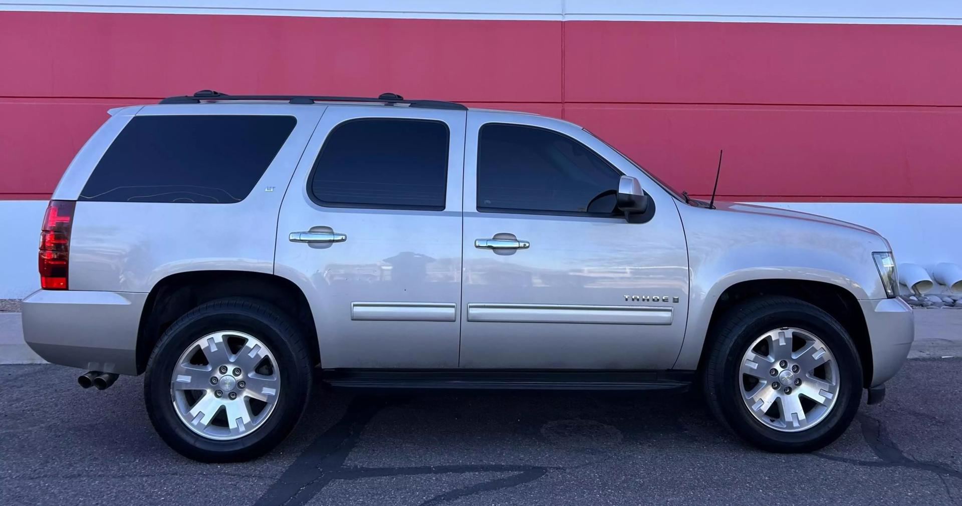 2009 Chevrolet Tahoe null photo 4