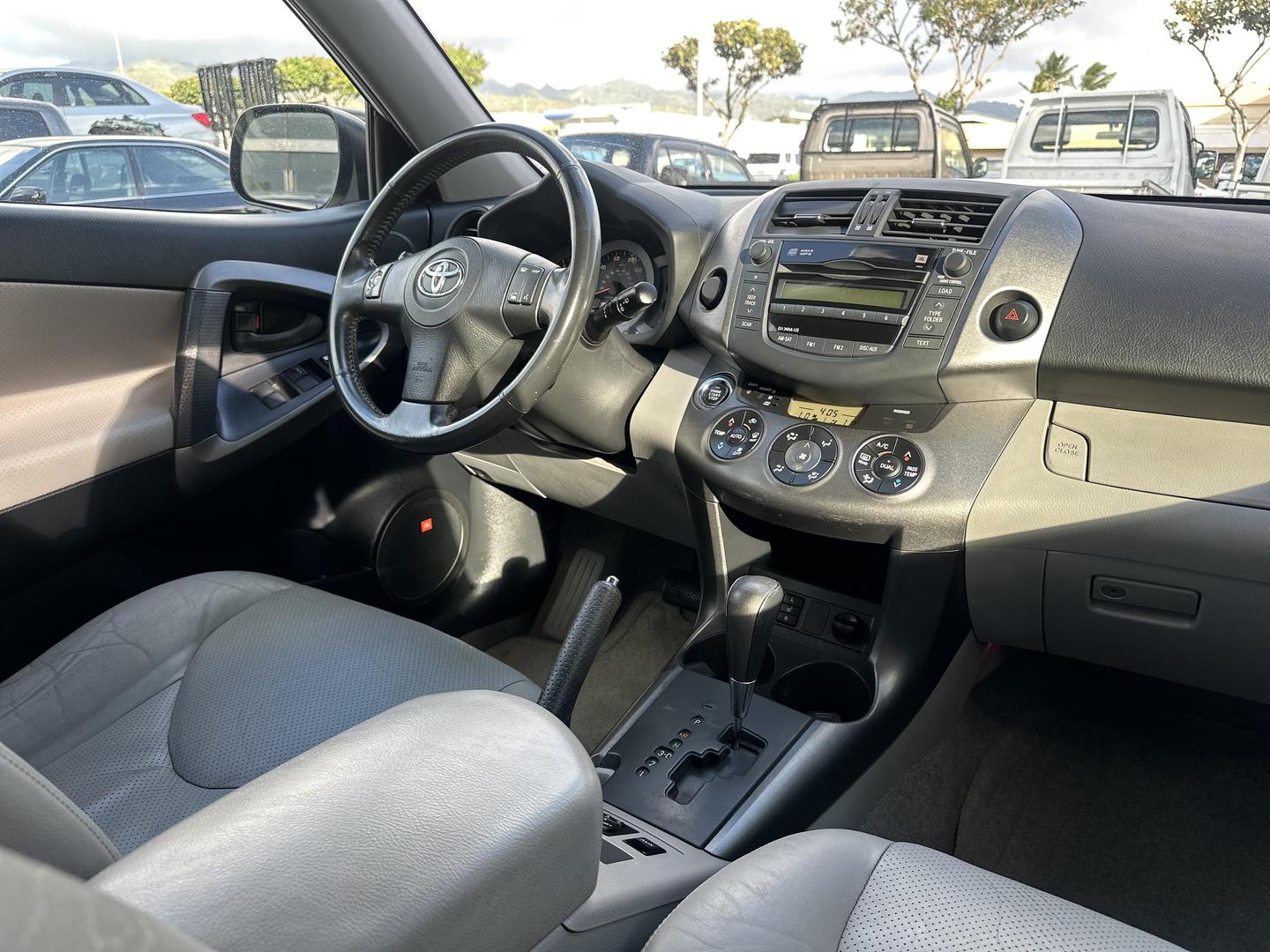 2010 Toyota RAV4 Limited photo 10