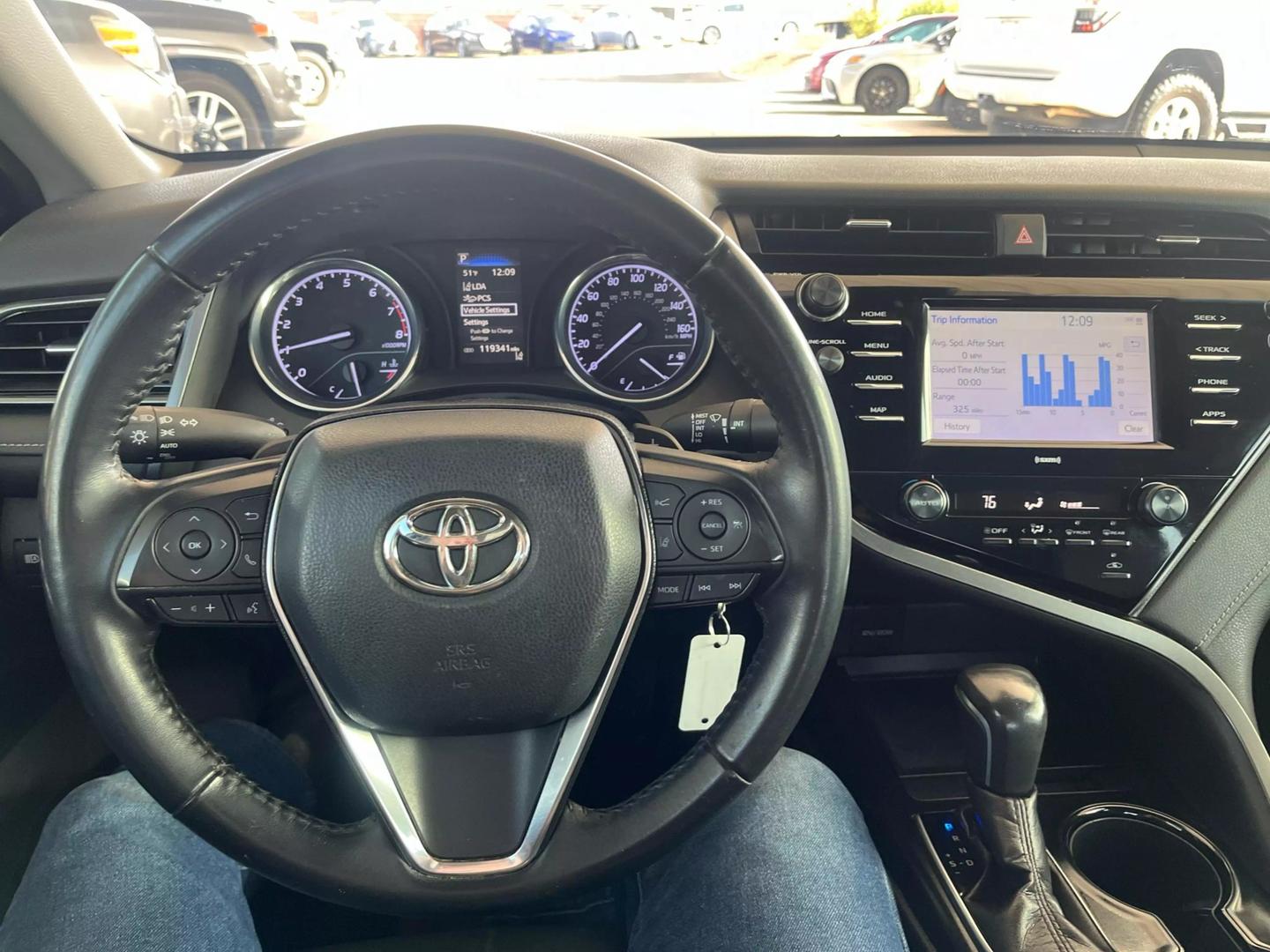 2020 Toyota Camry SE photo 16