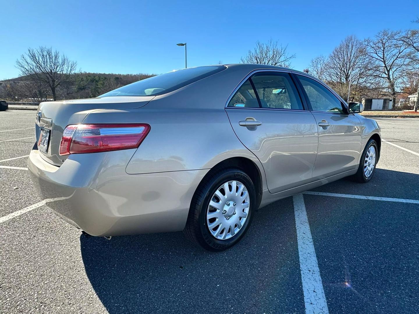 2008 Toyota Camry LE photo 3