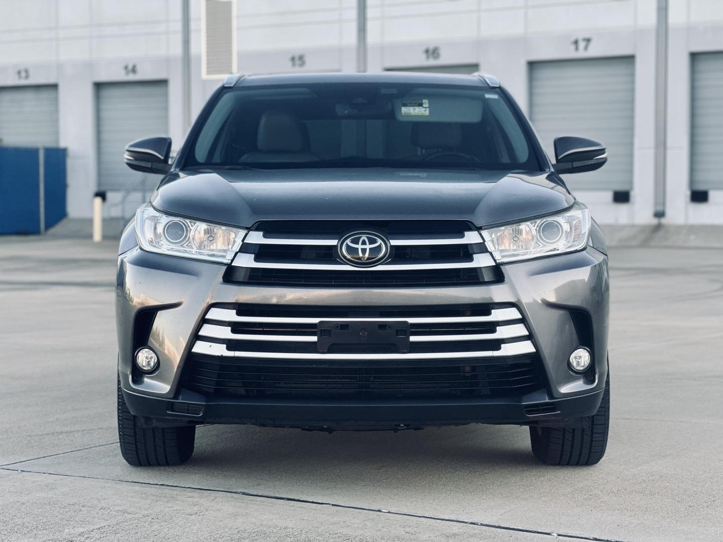 2018 Toyota Highlander XLE photo 2