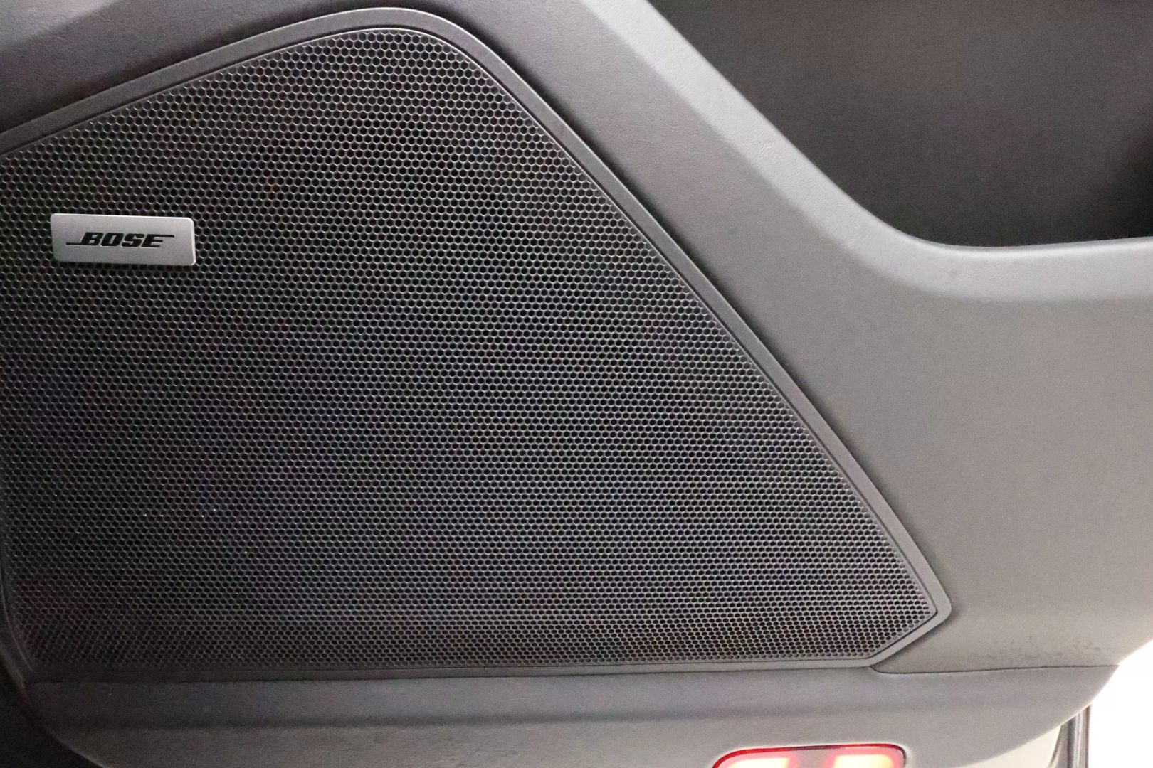 2020 Porsche Cayenne - Image 66