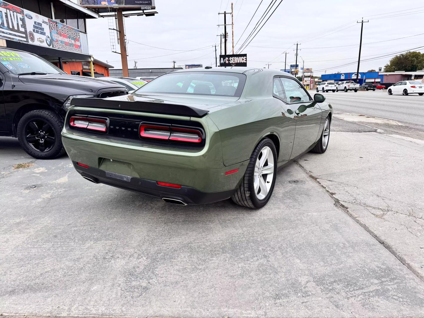 2021 Dodge Challenger GT photo 4