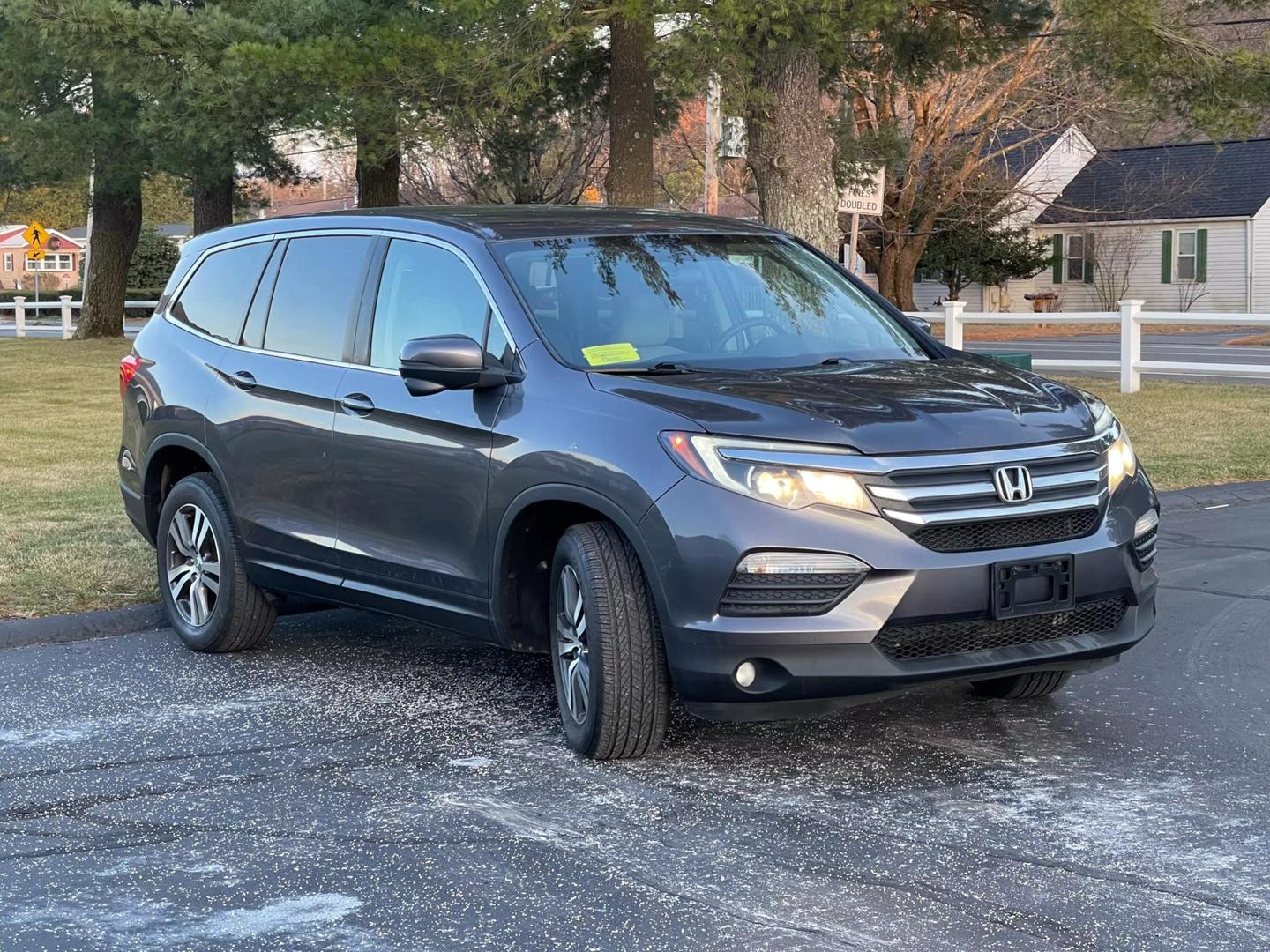 2017 Honda Pilot EX photo 3