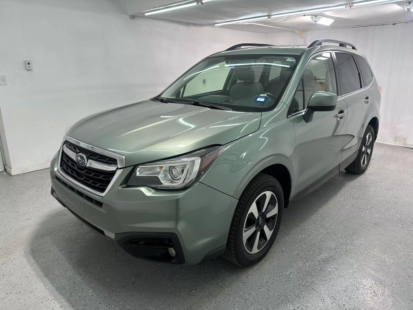 2017 Subaru Forester Limited photo 3