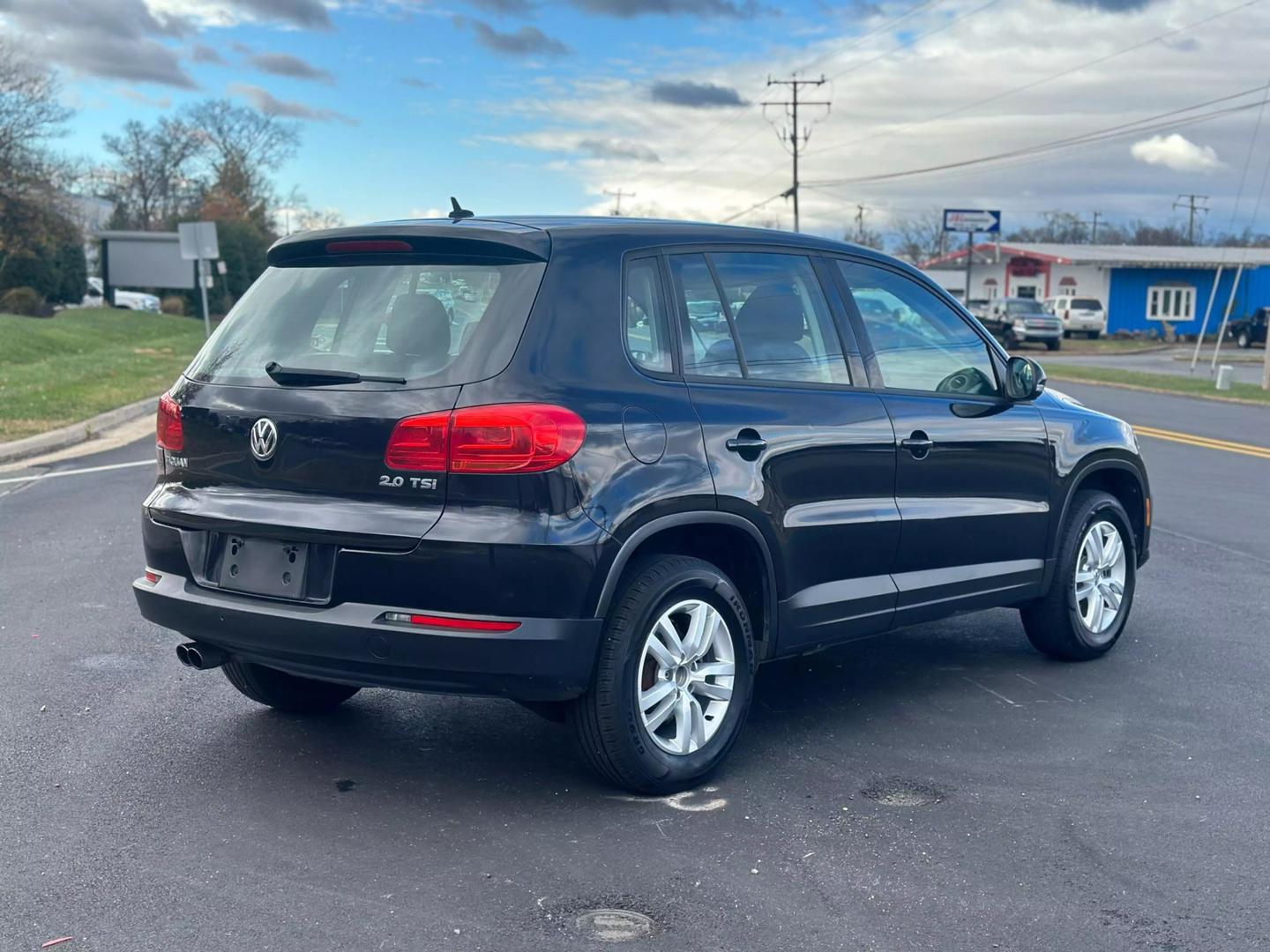 2014 Volkswagen Tiguan S photo 4