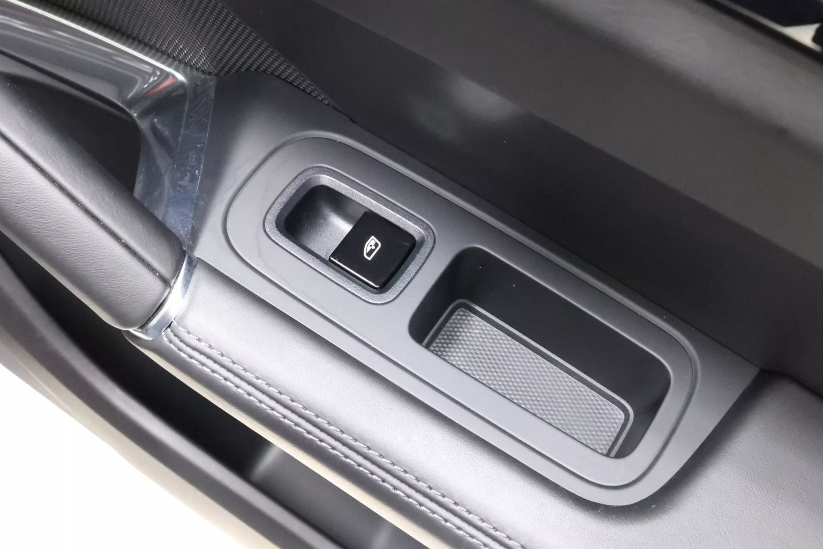 2020 Porsche Cayenne - Image 77