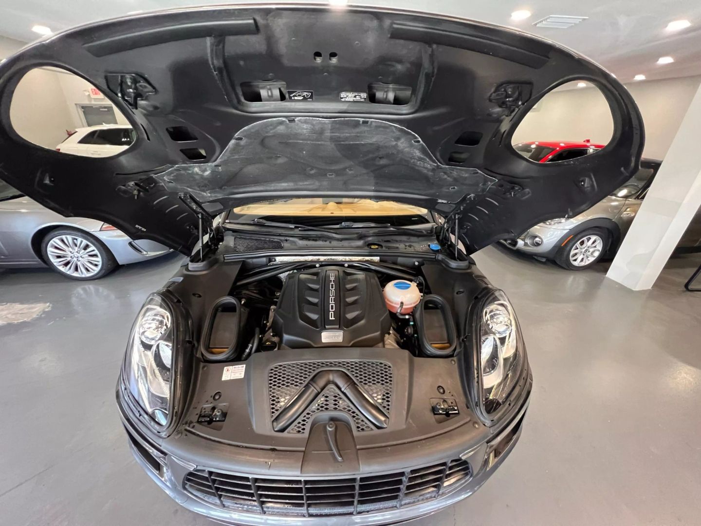 2015 Porsche Macan S Sport Utility 4d - Image 32