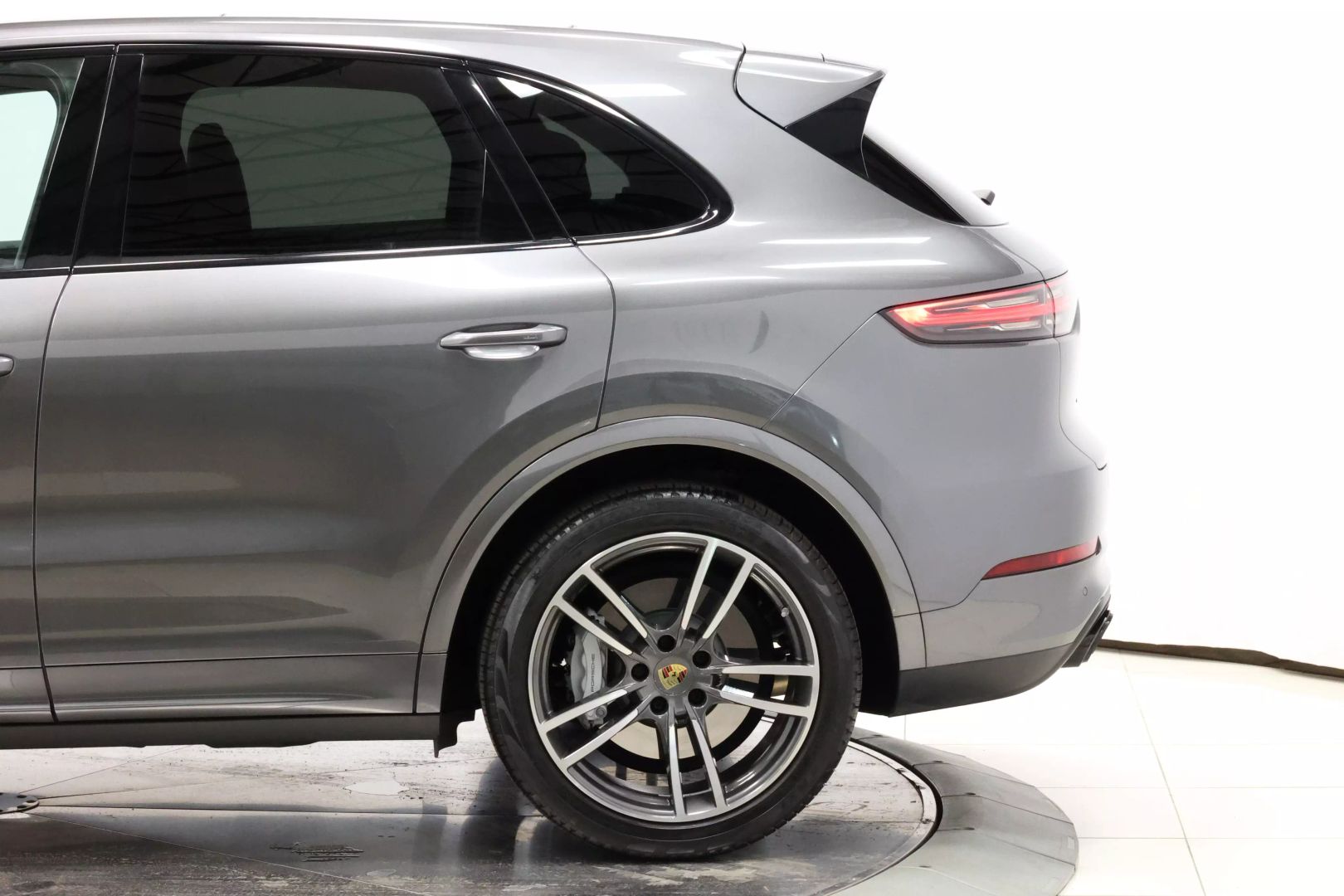 2020 Porsche Cayenne - Image 9