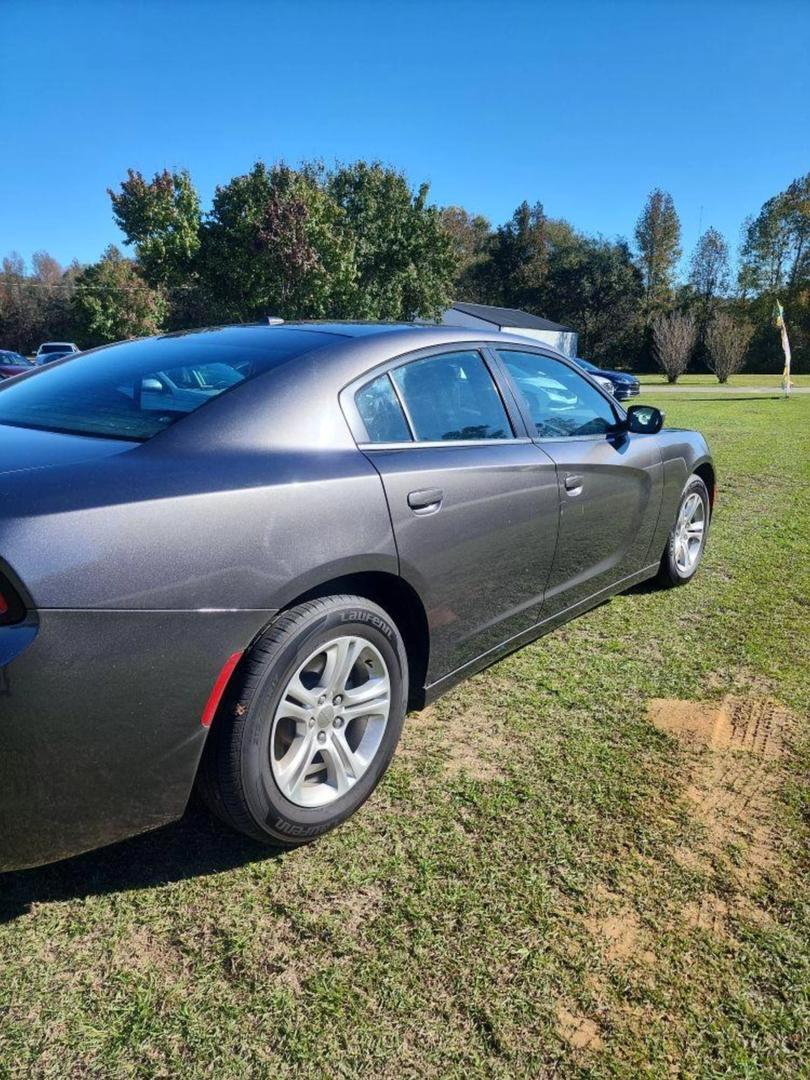 2021 Dodge Charger SXT photo 4