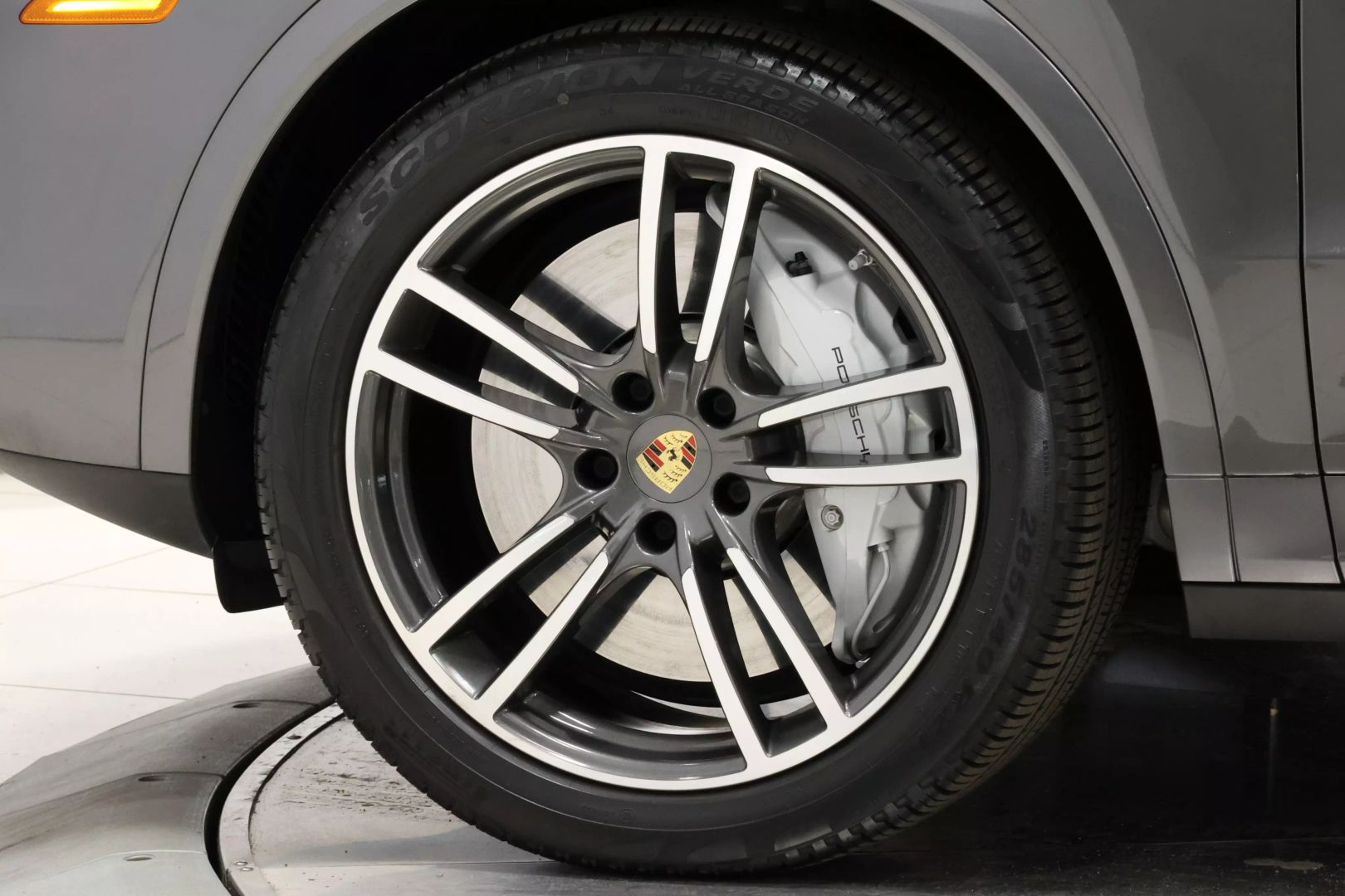 2020 Porsche Cayenne - Image 94