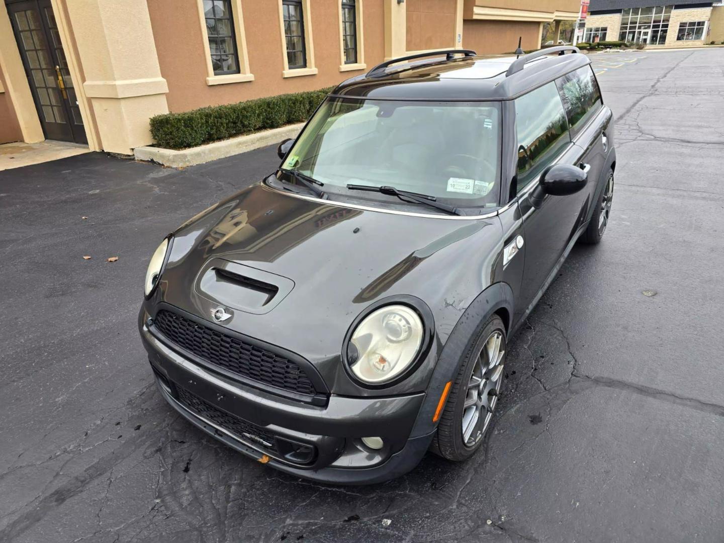 2011 MINI Cooper S photo 2