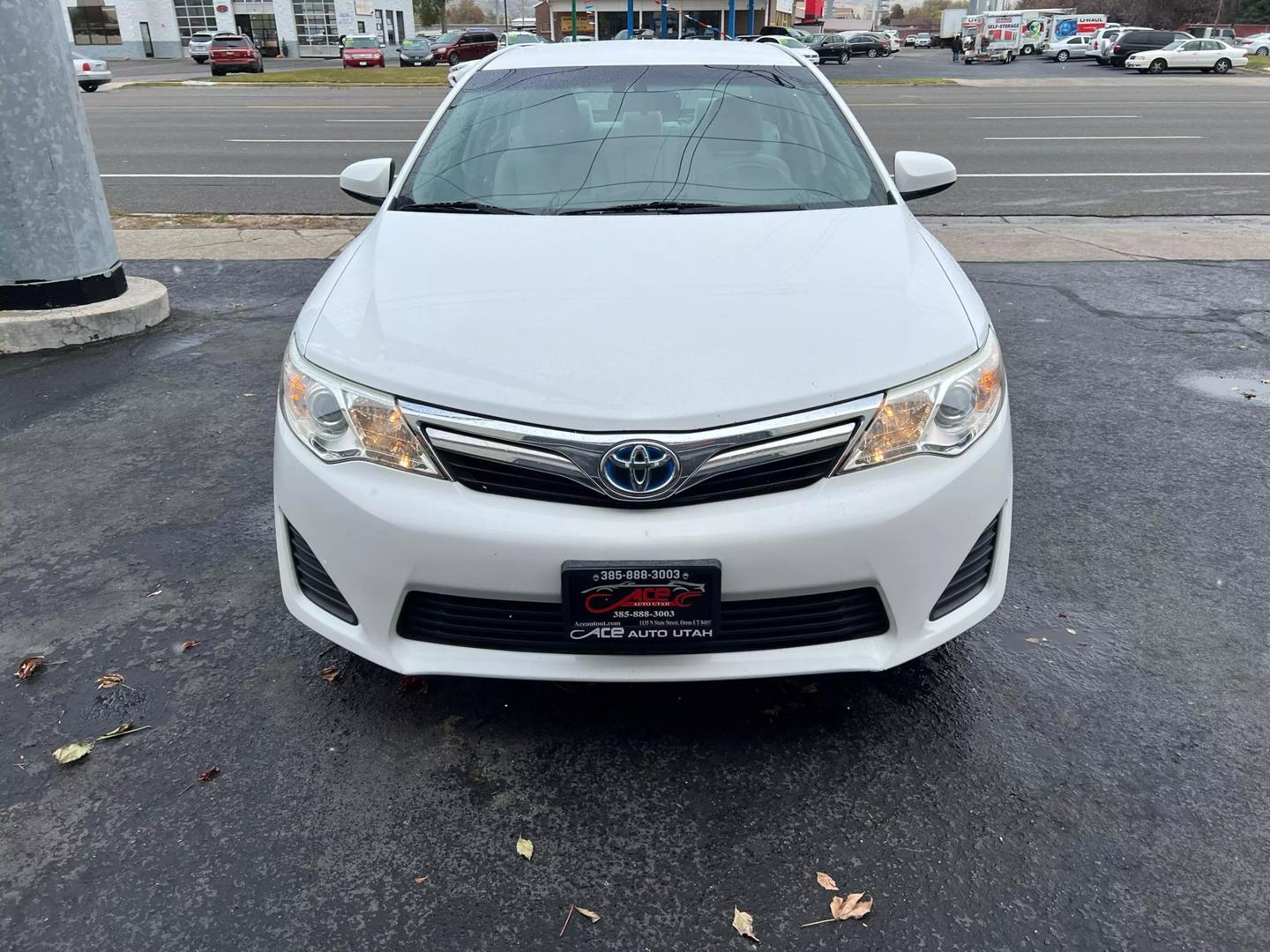 2014 Toyota Camry LE Hybrid photo 4