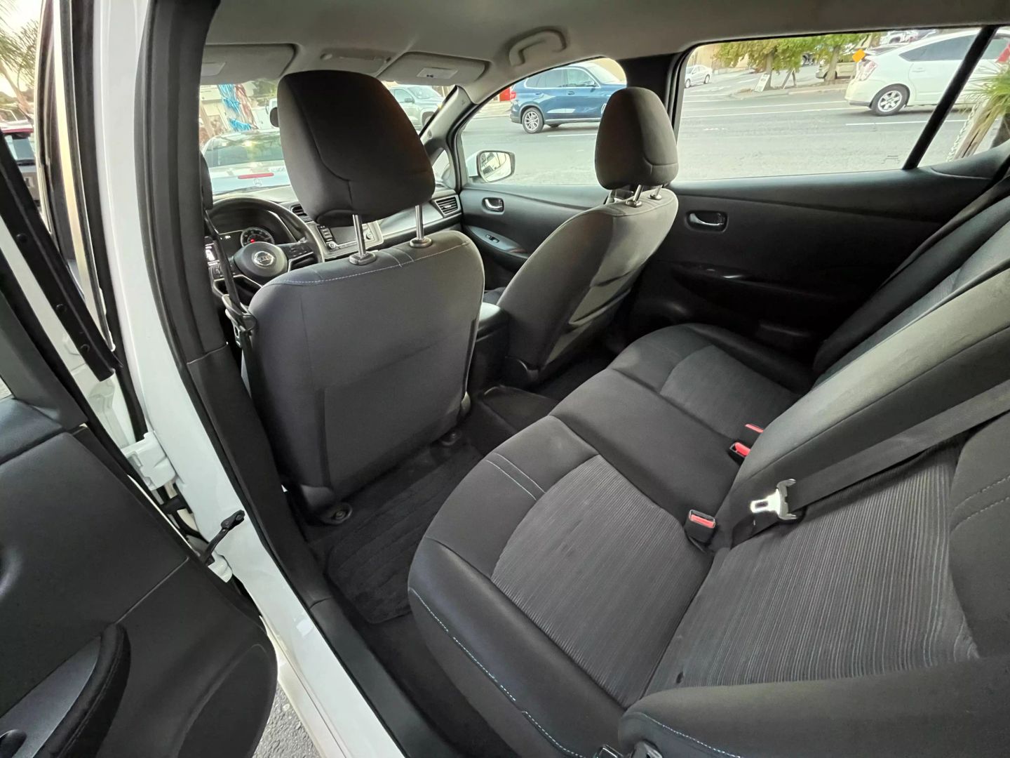 2018 Nissan Leaf  Vin: 1n4az1cp5jc300583 Stock Id: 300583 - Image 14