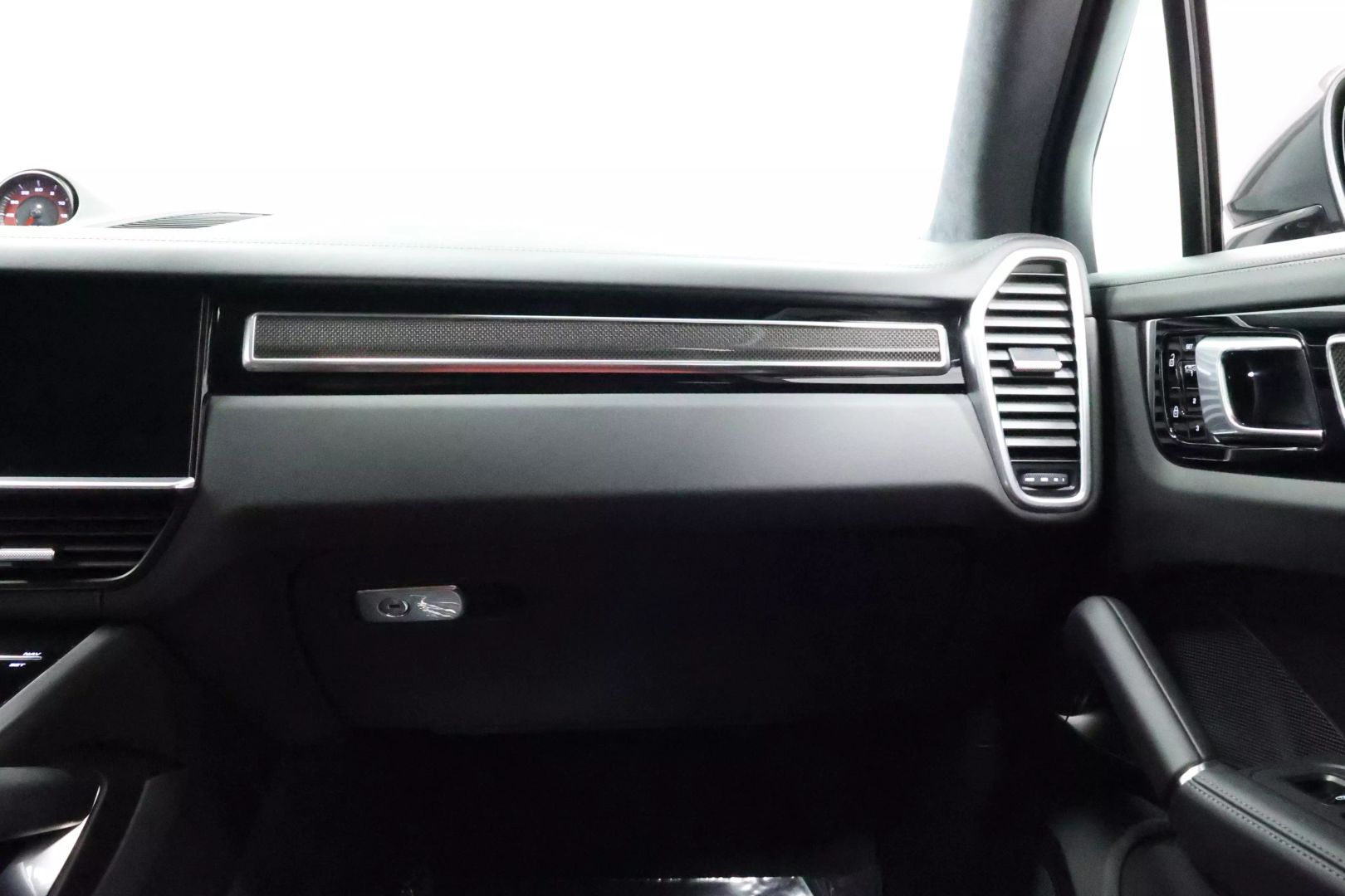 2020 Porsche Cayenne - Image 86