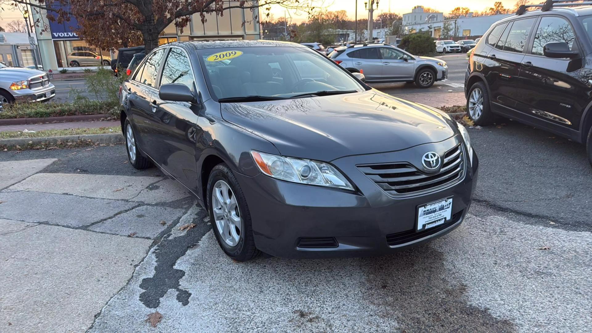 2009 Toyota Camry LE photo 7