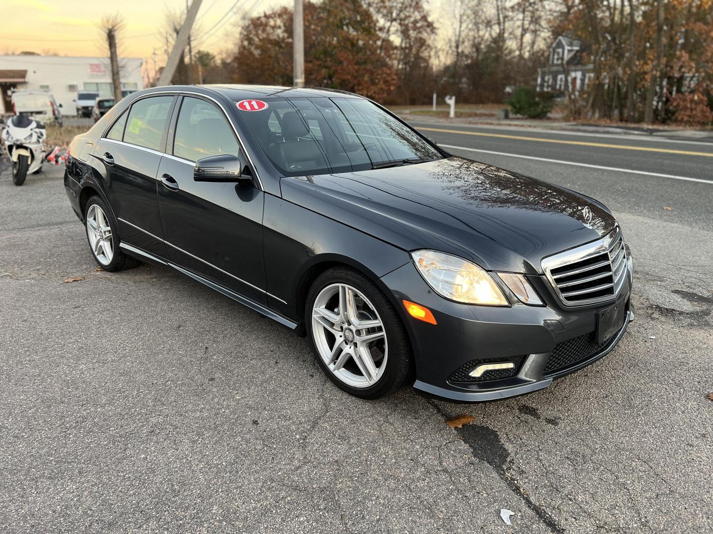 2011 Mercedes-Benz E-Class null photo 7