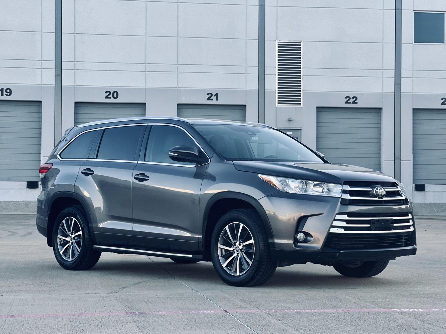 2018 Toyota Highlander XLE photo 3