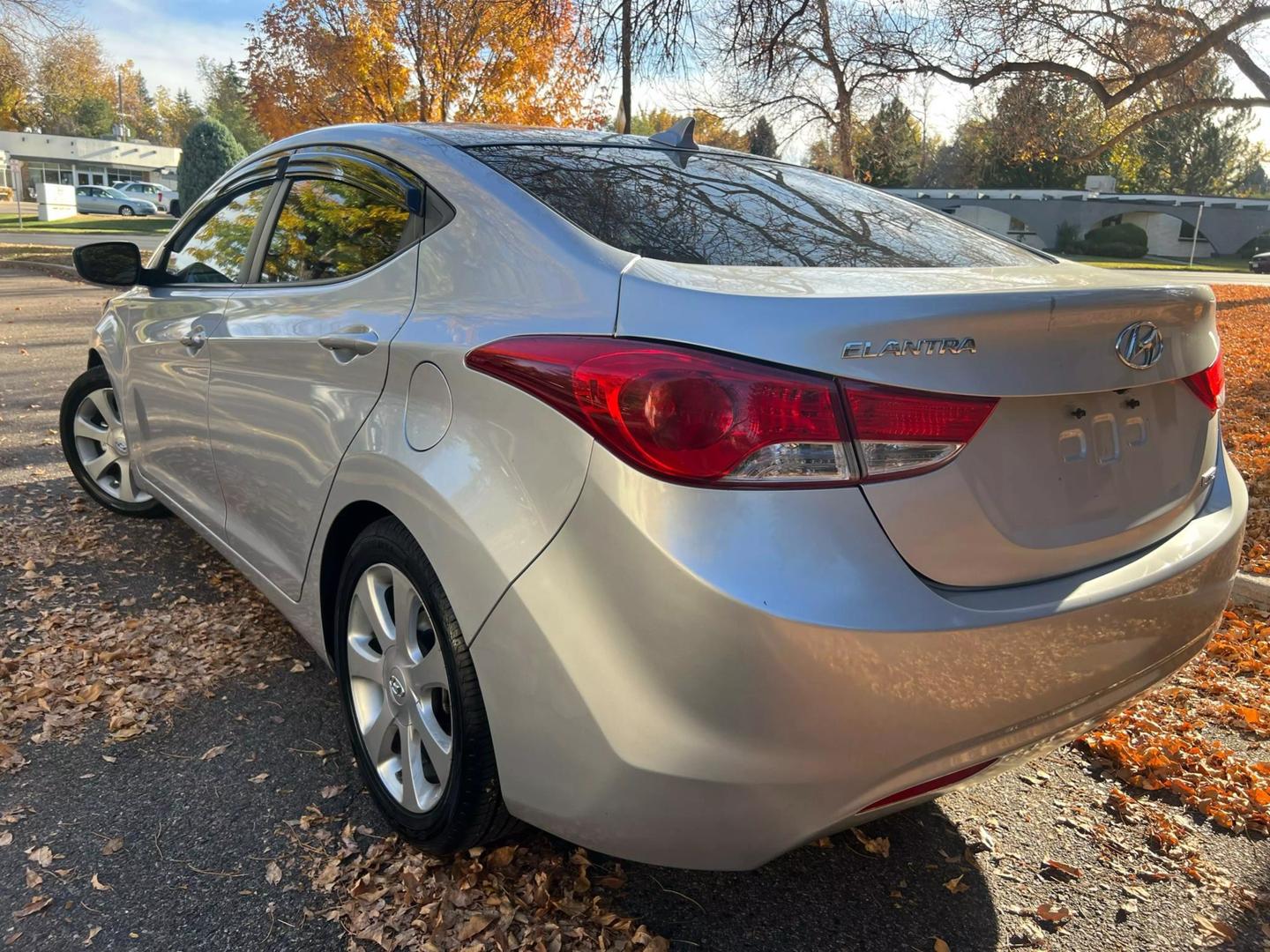 2013 Hyundai Elantra Limited photo 5