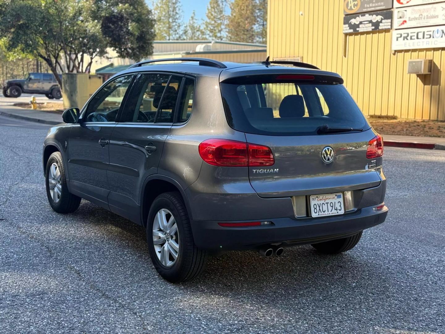 2016 Volkswagen Tiguan SEL photo 9