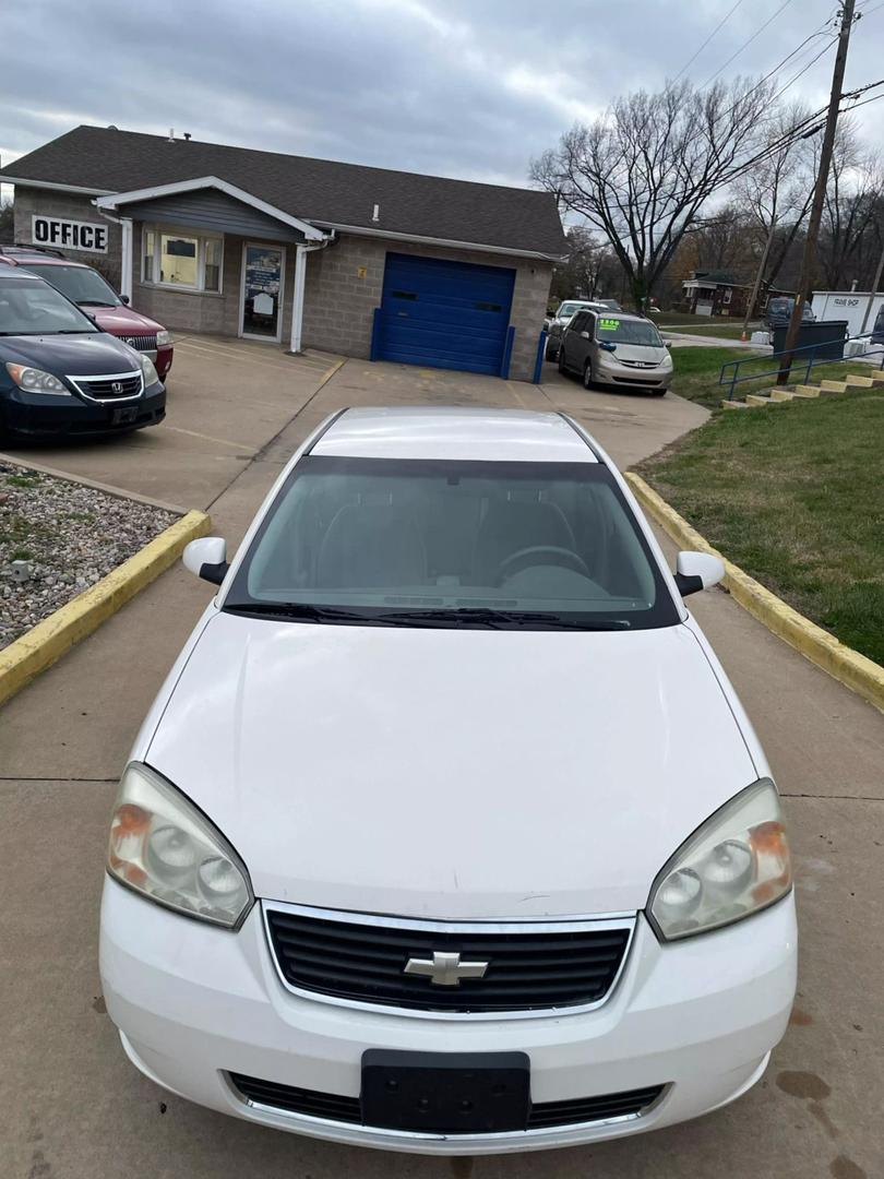 2008 Chevrolet Malibu Classic LT photo 3