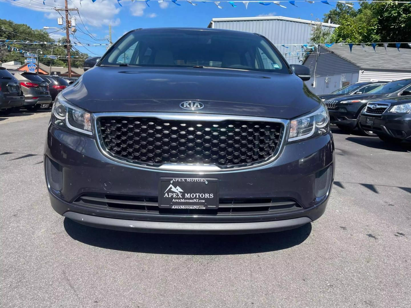 2016 Kia Sedona LX photo 6